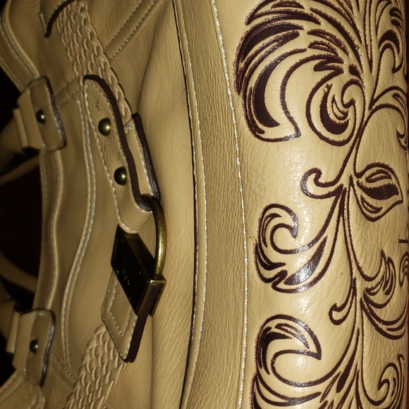 B.O.C. Born Concept Purse - Picture 3 of 10